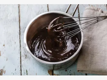 Ilustracja przepisu na: polewa czekoladowa z kakao