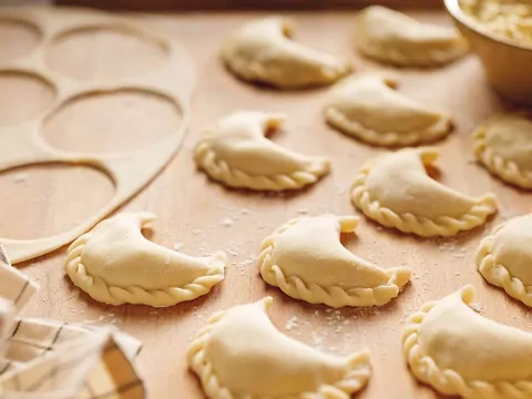 Przepis: ciasto na pierogi z masłem