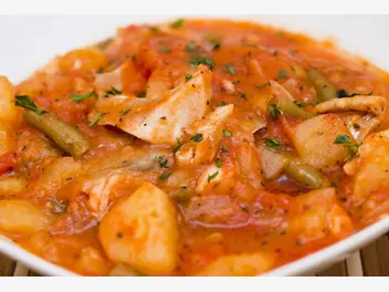 Ilustracja przepisu na: zupa rybna z pomidorami