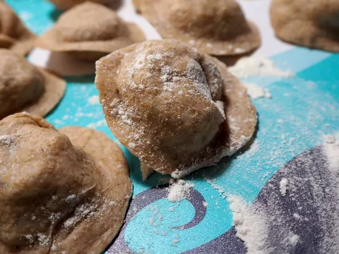 Przepis: Pierogi z mąki żytniej