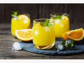 Ilustracja przepisu na: drink z sokiem pomarańczowym