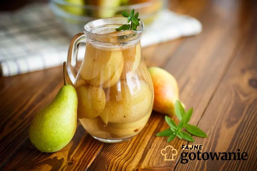 Domowy kompot gruszkowy w dzbanku