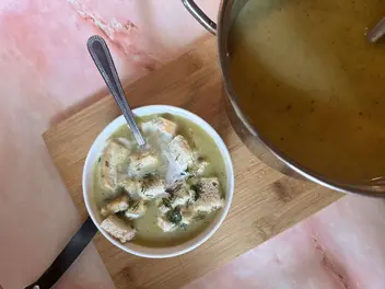 Ilustracja przepisu na: zupa krem z cukinii z ziemniakami