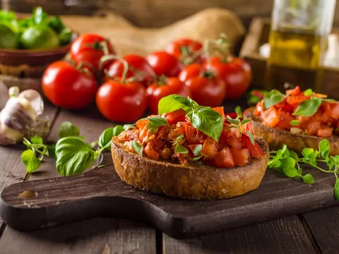 Przepis: Bruschetta z pomidorami