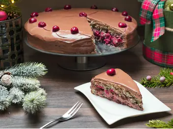 Ilustracja przepisu na: tort czekoladowy z wiśniami