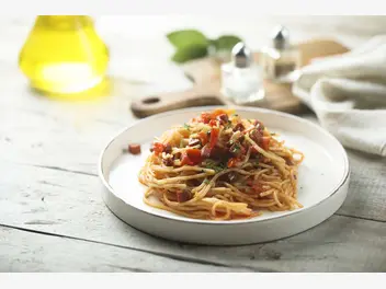 Ilustracja przepisu na: spaghetti z parówkami