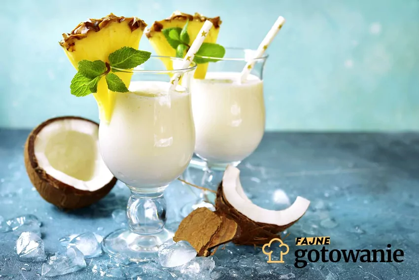 Bezalkoholowa pina colada w szklance