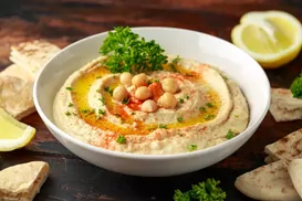 Ilustracja przepisu na: hummus z oliwkami