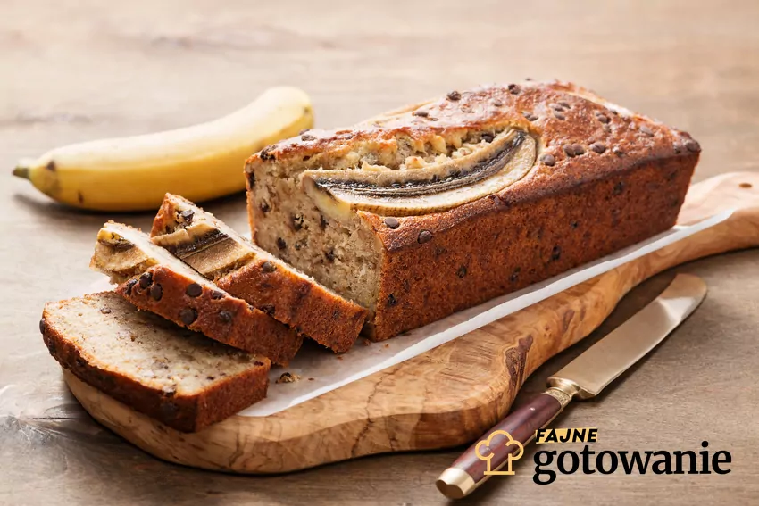 Ciasto bananowe z orzechami Banana cake with nuts