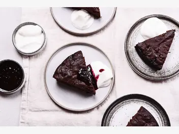 Ilustracja przepisu na: wilgotne ciasto czekoladowe z dżemem