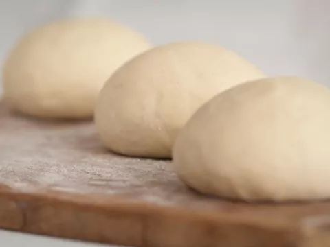 Przepis: ciasto drożdżowe na słono