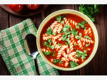 Ilustracja przepisu na: zupa pomidorowa na żeberkach