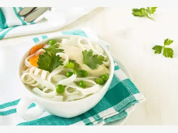 Ilustracja przepisu na: zupa z makaronem ryżowym