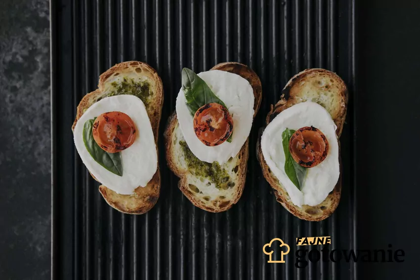 Pyszna bruschetta z mozzarellą