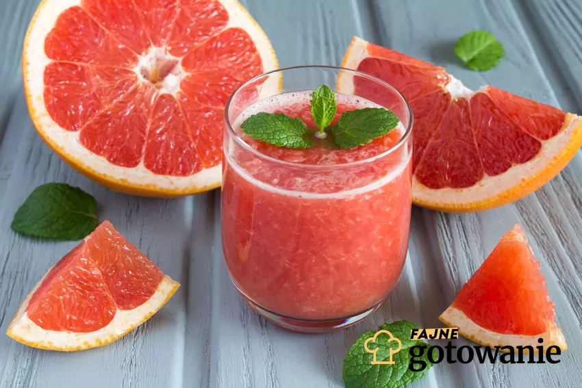 Smoothie grejpfrutowe z miętą