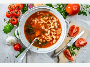 Ilustracja przepisu na: zupa pomidorowa na bulionie warzywnym