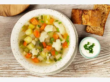 Ilustracja przepisu na: zupa jarzynowa z ziemniakami