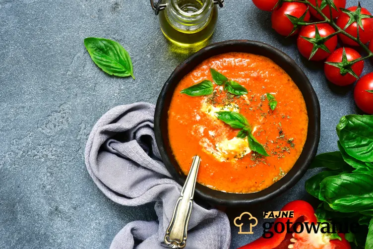 zupa pomidorowa z pomidorów z puszki