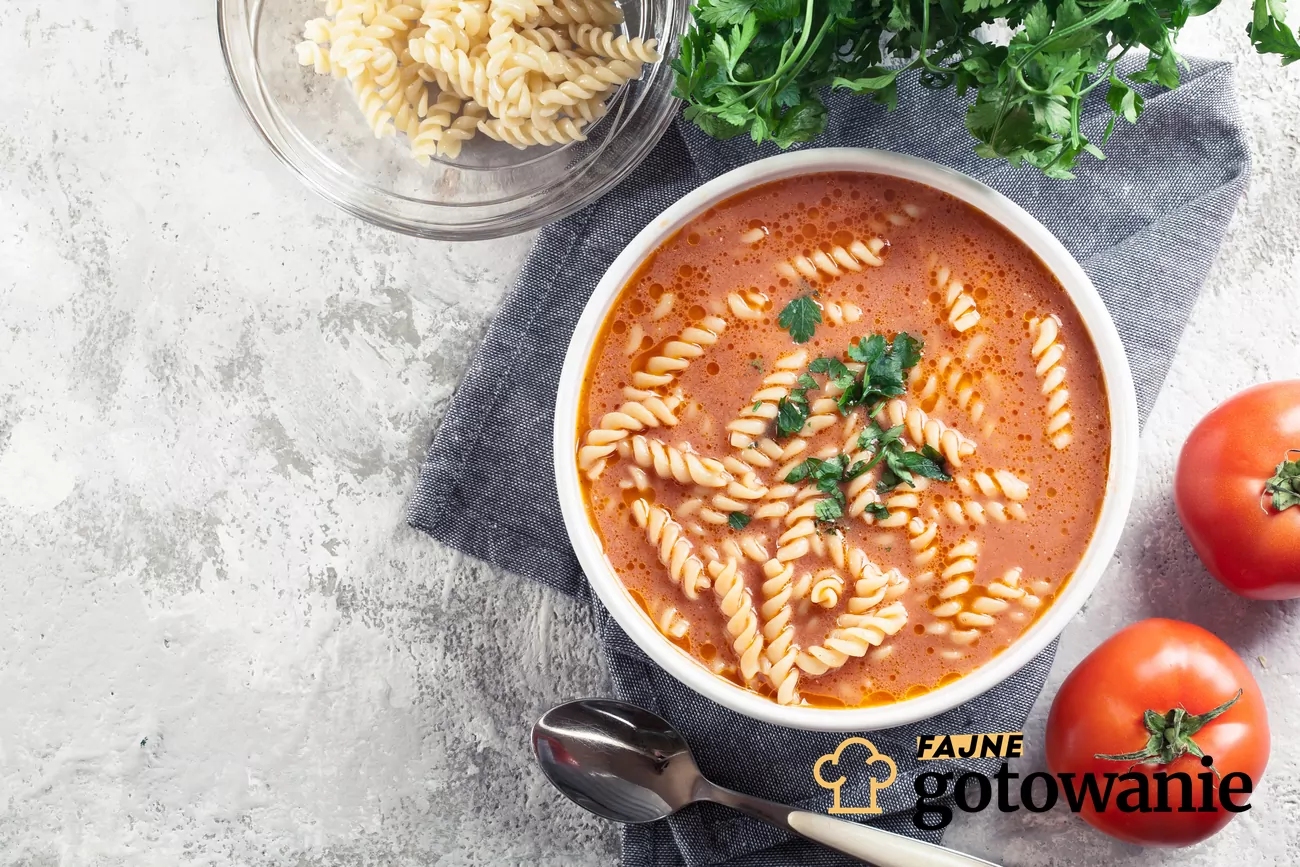 Zupa pomidorowa z makaronem