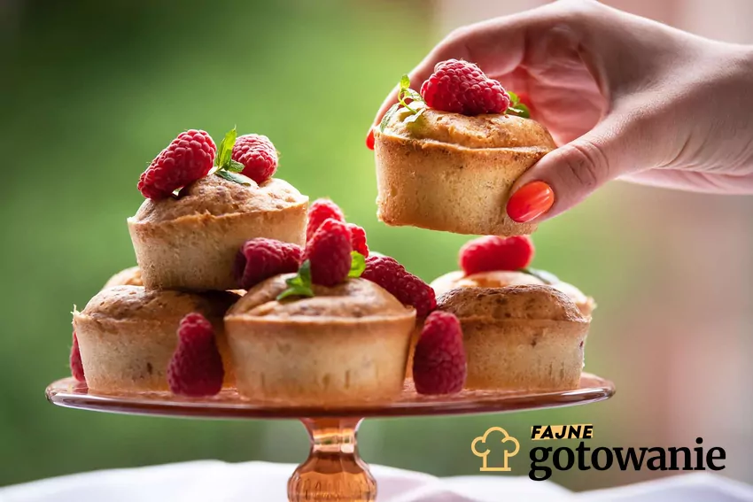 Muffiny z płatków owsianych Muffiny z malinami.