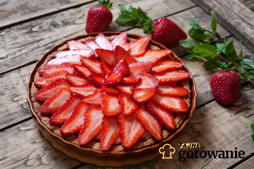 Tarta czekoladowa z truskawkami Czekoladowa tarta z truskawkami