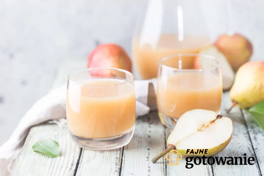 Smoothie z gruszki Szklanki z smoothie z gruszki