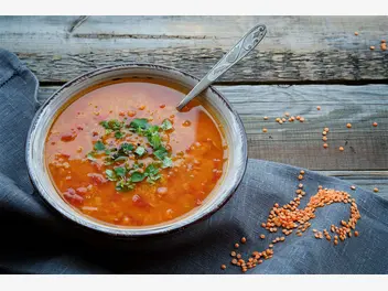 Ilustracja przepisu na: zupa pomidorowa z soczewicą