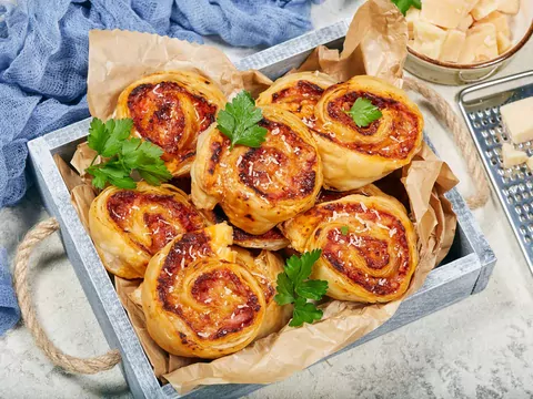 Przepis: pizza rolls