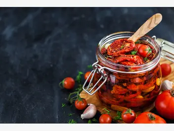 Ilustracja przepisu na: pomidory suszone w oleju