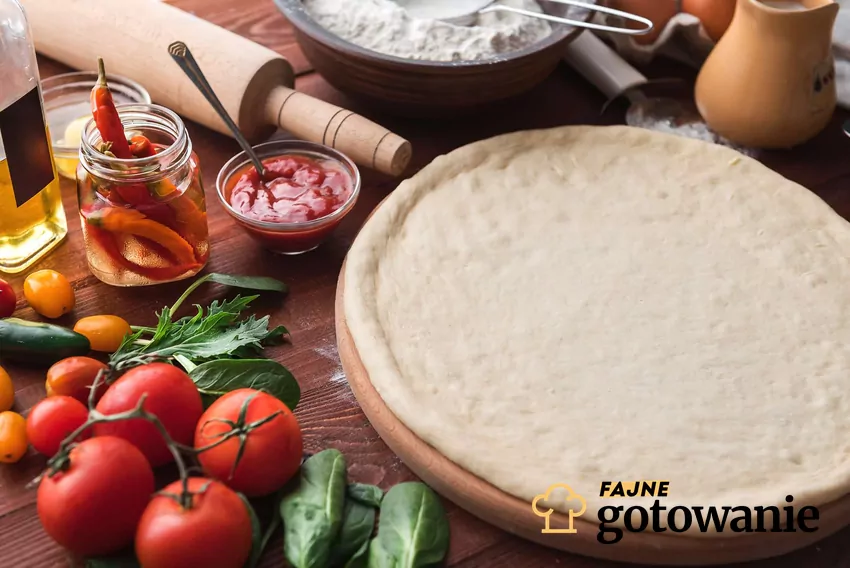 Ciasto na pizzę i dodatki