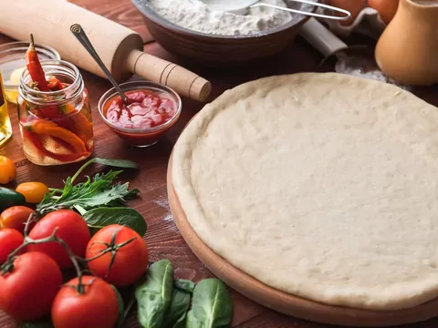 Przepis: Ciasto na pizzę