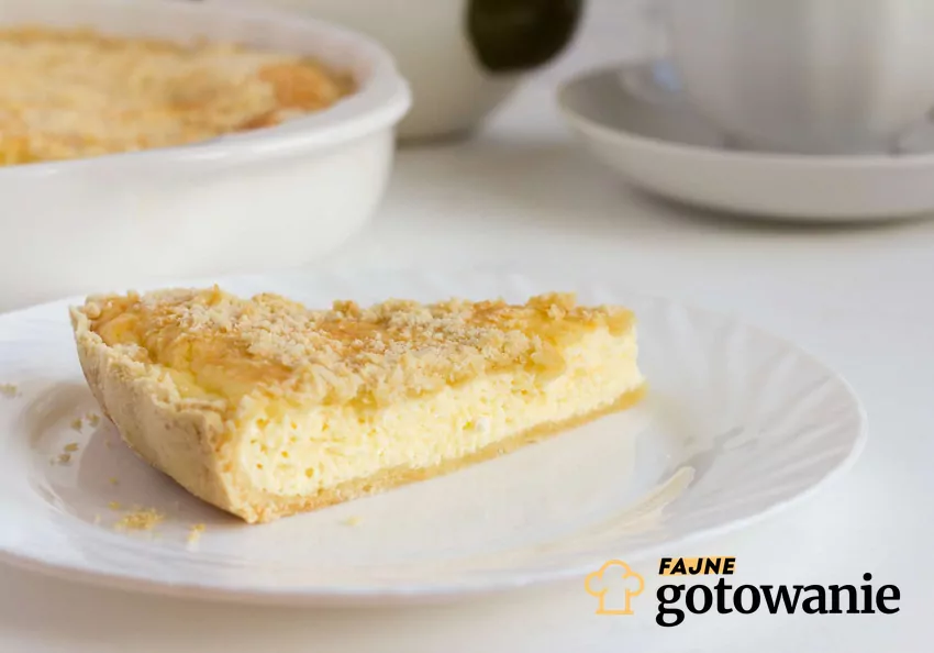 Ciasto z budyniem Ciasto z budyniem na talerzu
