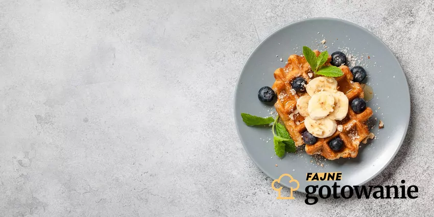 Przepis na gofry z wodą gazowaną Gofry z owocami na talerzyku