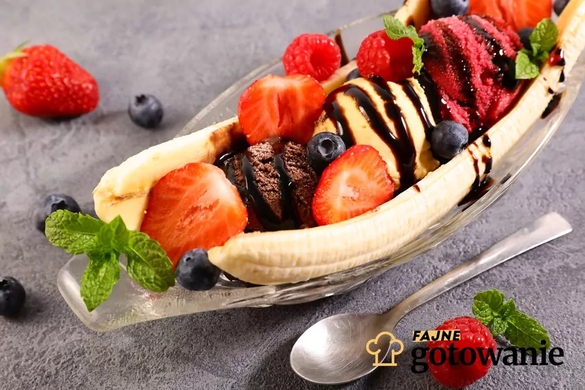 Deser lodowy banana split