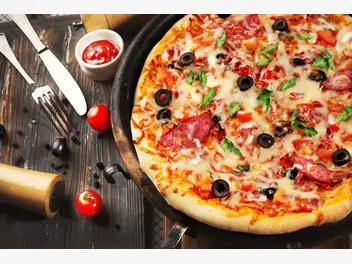 Ilustracja przepisu na: pizza z patelni bez drożdży