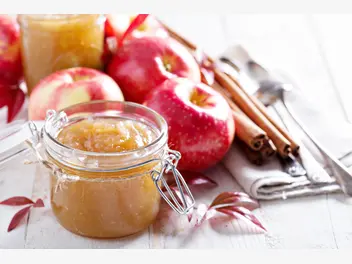 Ilustracja przepisu na: smażone jabłka do słoików
