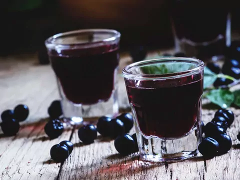 Przepis: Nalewka z jagód