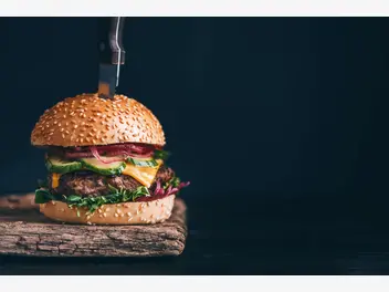 Ilustracja przepisu na: hamburger wołowy