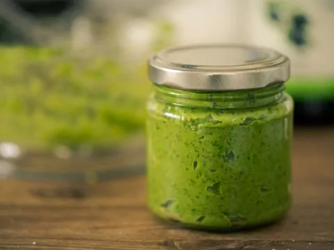 Przepis: pesto z rzodkiewki