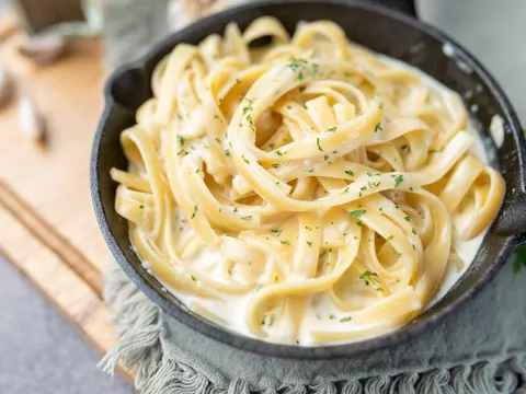 Przepis: Fettuccine alfredo