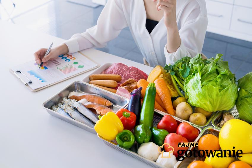Warzywa, owoce i mięso, a także inne produkty na diecie makrobiotycznej oraz jej opis, zasady i przykładowe menu
