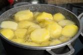 Ilustracja pytania: co można zrobić z ugotowanych ziemniaków