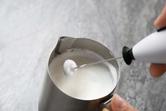 Jak spienić mleko