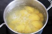 Ile gotować ziemniaki