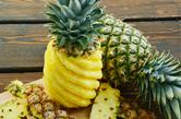Jak obrać ananasa