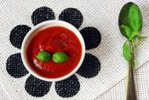 Ilustracja pytania: jak zrobić sos pomidorowy z koncentratu