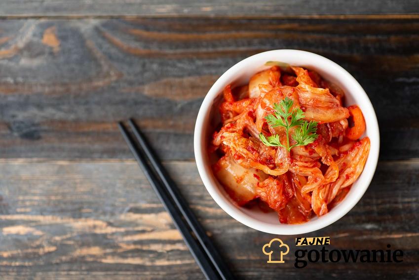 Dowiedz się, jakie wartości odżywcze są w kimchi oraz jakie alergie mogą powodować.