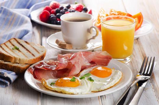 Przepisy i pomysły na śniadanie - zobacz, co zjeść na pyszne śniadanie