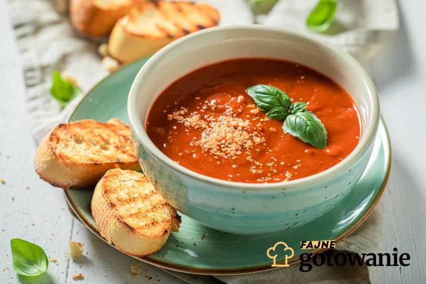 zupa pomidorowa z mozzarellą