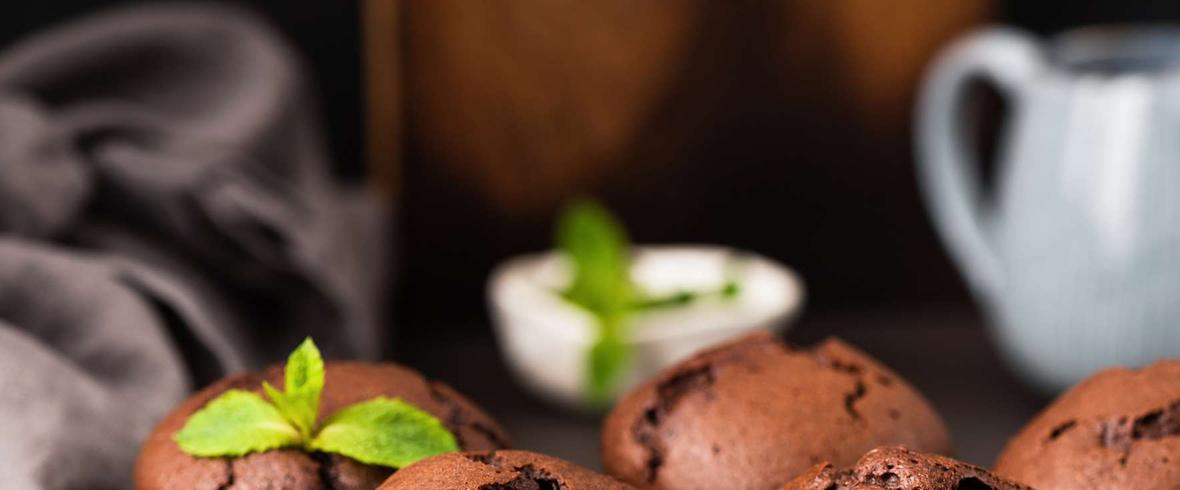 muffinki czekoladowe z truskawkami